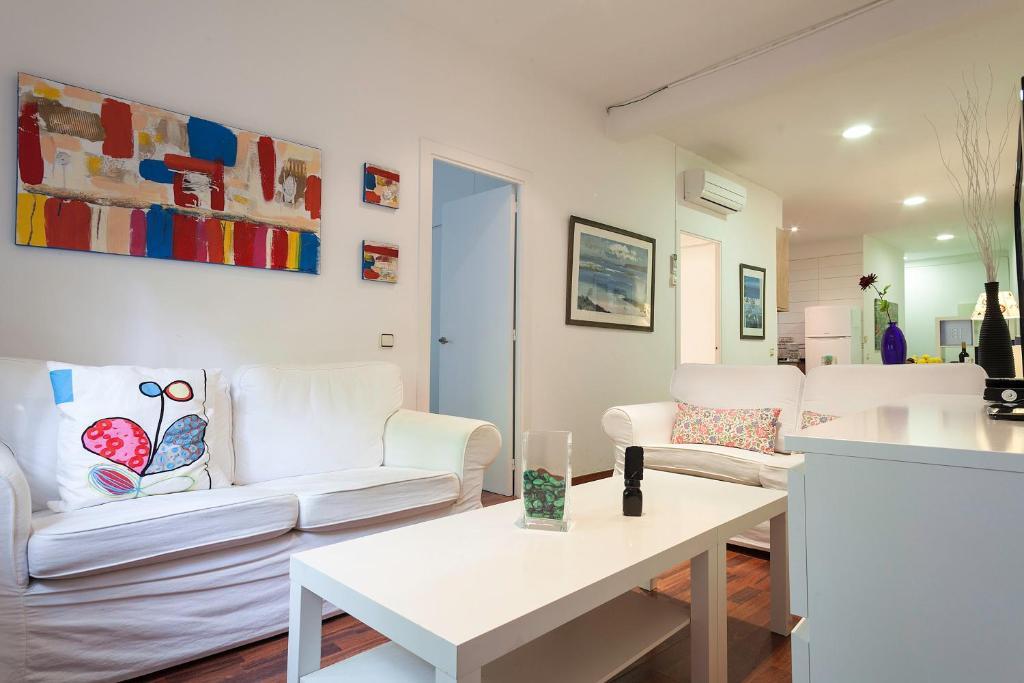 Barcelona Comtal Apartments Room photo